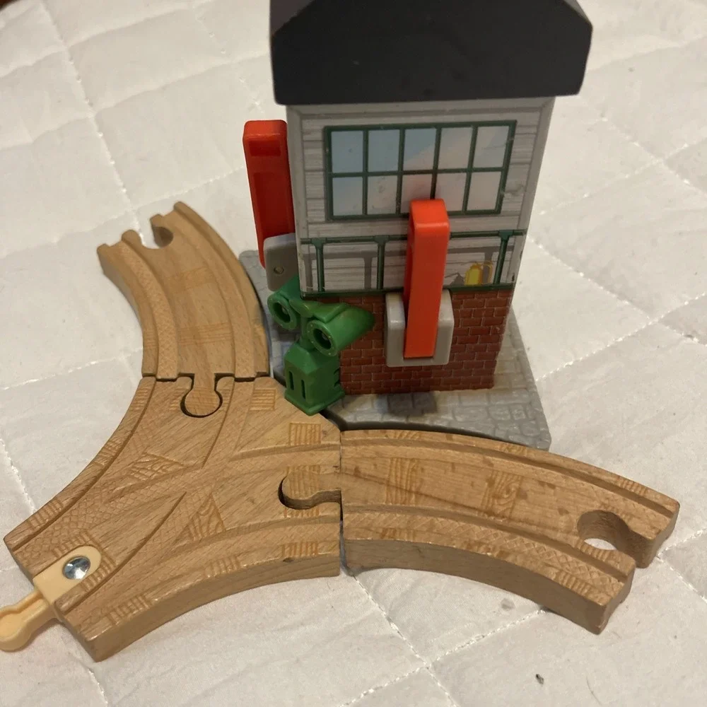 Thomas and Friends MARON SIGNAL HOUSE Lights Sound Train Wooden Railway, Working